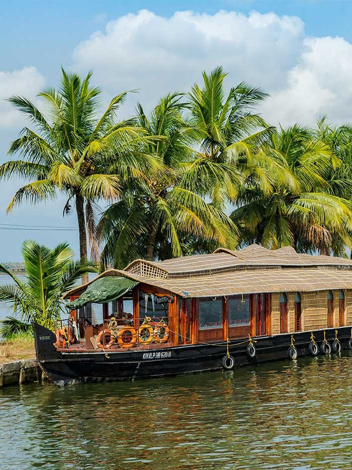 houseboat-aleppey-kerala-creatifi-holidas